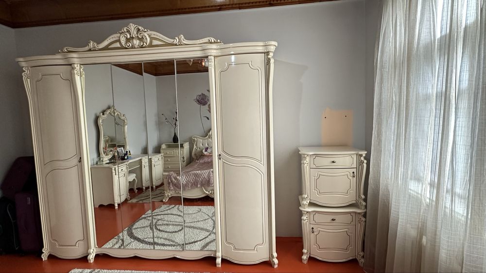 Спальный гарнитур за 270000 тг