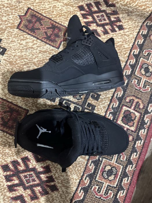 Vand jordan 4 negri