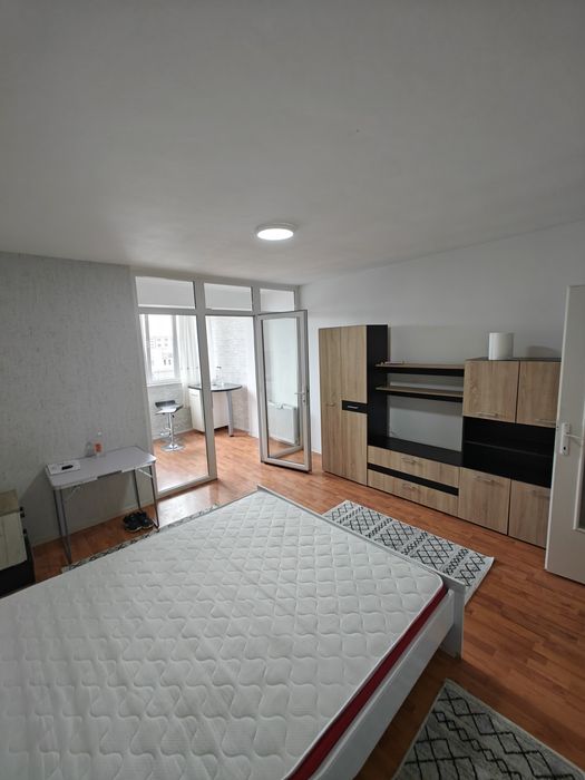 Garsoniera de închiriat