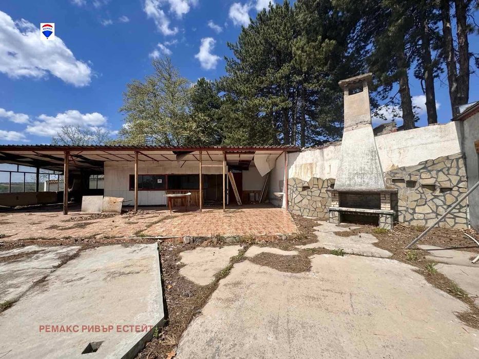 Бизнес имот / бензиностанция за продажба главен път Русе - София