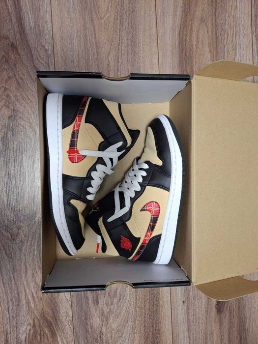 Air Jordan 1 Mid SE Tartan Swoosh