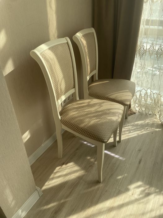 Продам стулья зальные