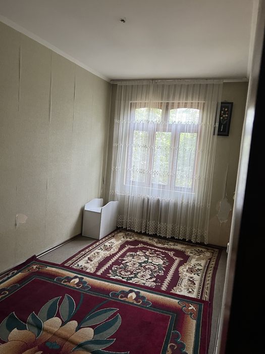 2 xonalik ( 3 xona qilingan) uy oilalilarga ijaraga beriladi