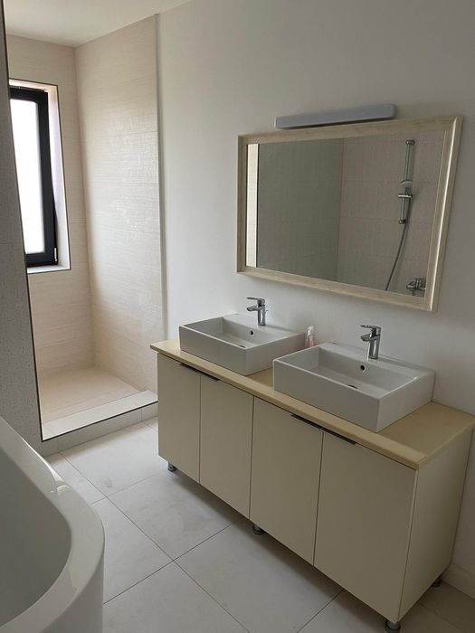 Apartament 3 camere Palazu Mare