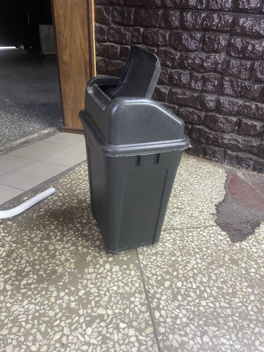 Продам урну для мусора (ведро) пластиковая