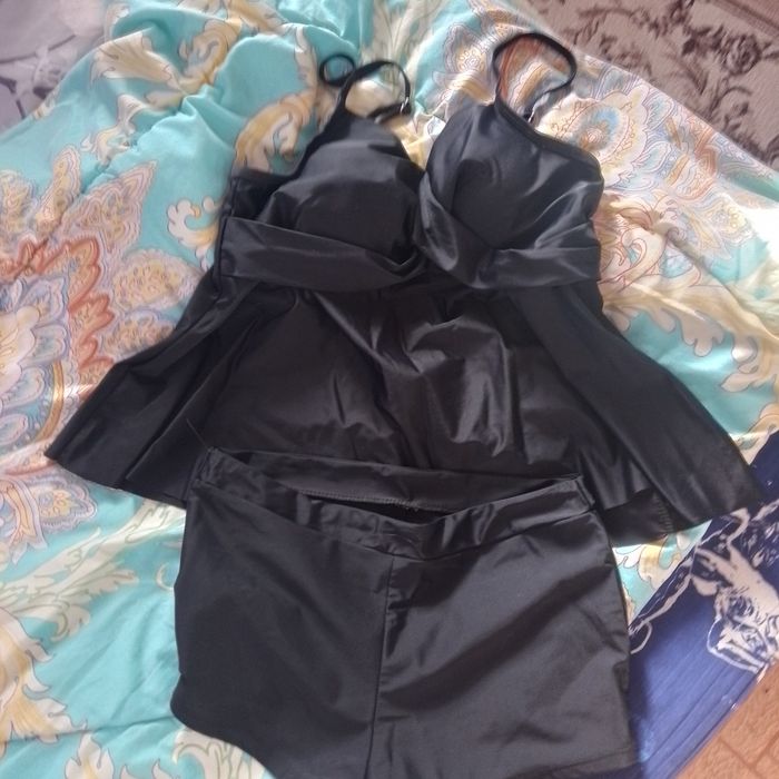 Продам купальник