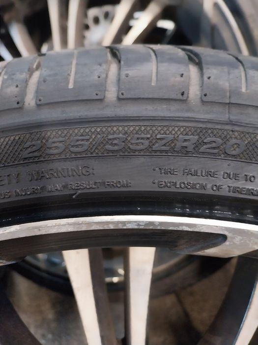 Продавам джанти с гуми за Мерцедес-255/35/20