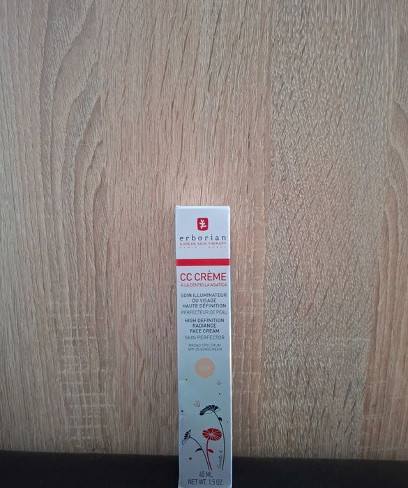 Erborian CC Crème 45 ml, нюанс Clair - чисто нов.