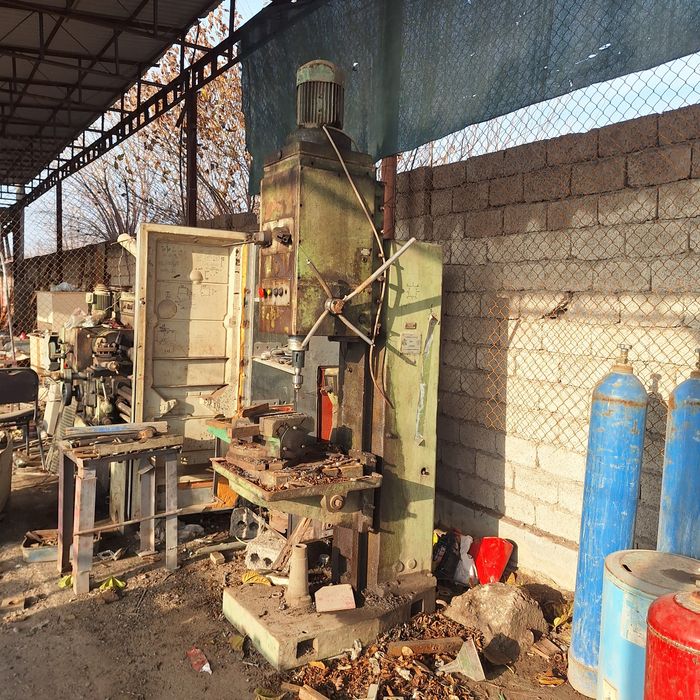 Сверлильный, сверильный станок, надёжный в отличном состоянии