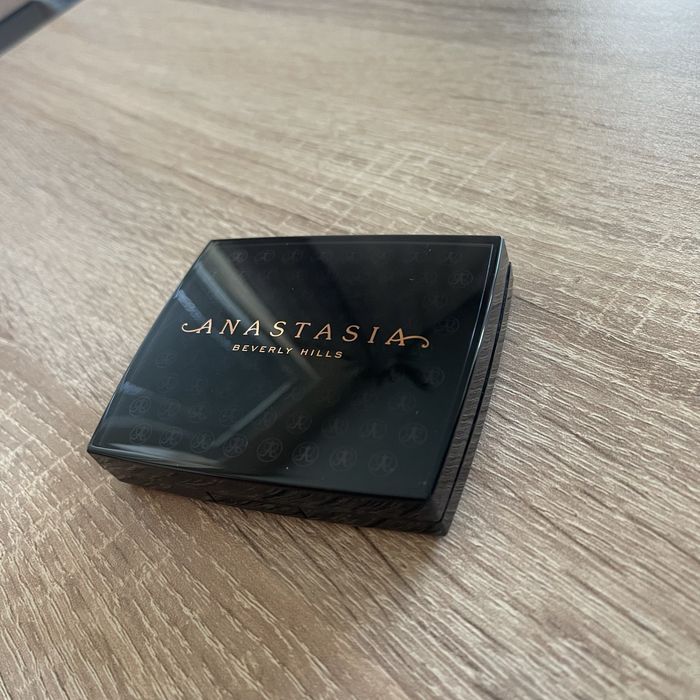 Anastasia Beverly Hills Powder Bronzer