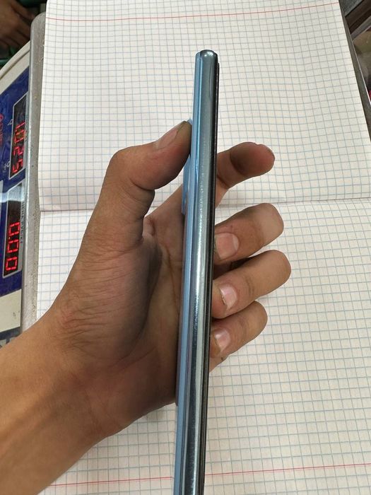 Samsung a 52
Sastayenasi ideal 
Dacument bor 
Vid qirilgan chizilgan j