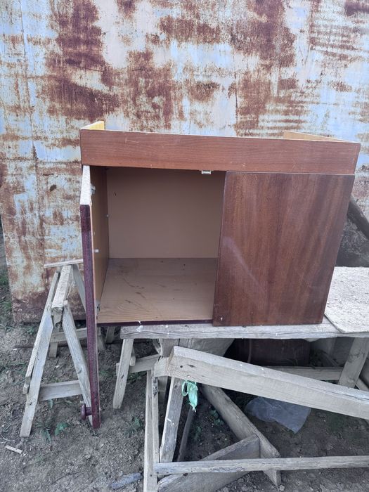 Шкаф сатылады бұрыңғы саудасы бар