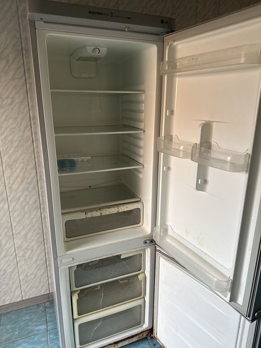 LG холодильник не рабочий