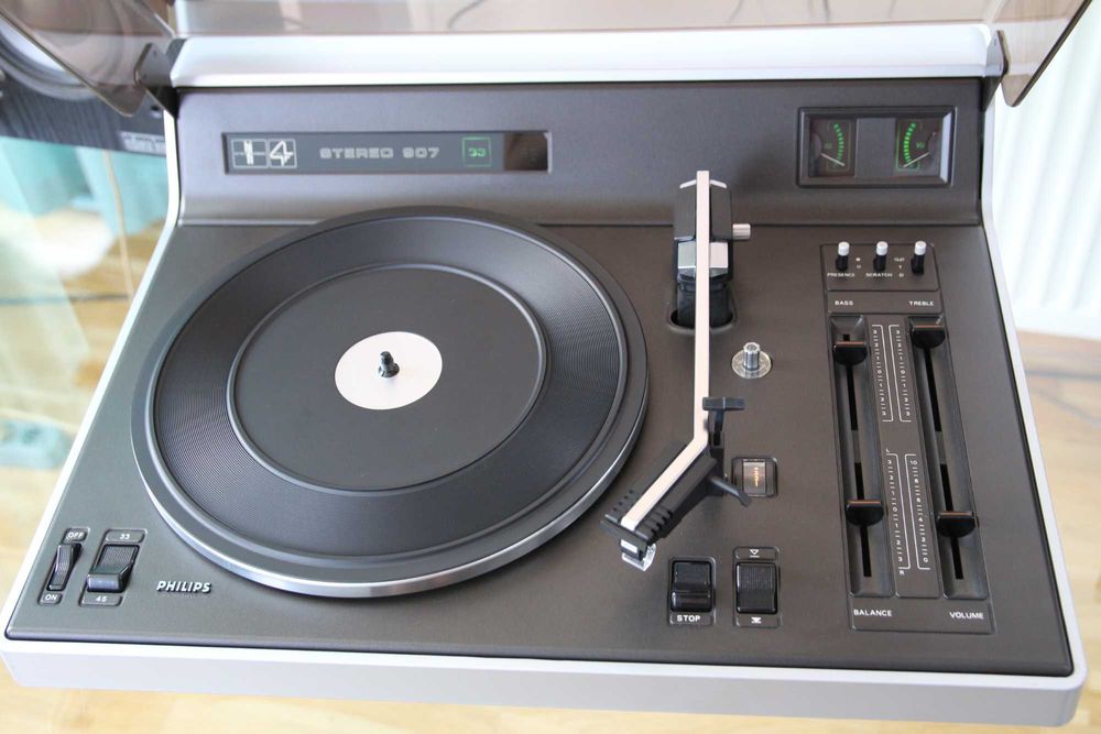 Pick-up Philips GF-907 cu doza magnetica GP-400 II si ac nou, complet revizuit, plus doua boxe Indiana Line 020 cadou