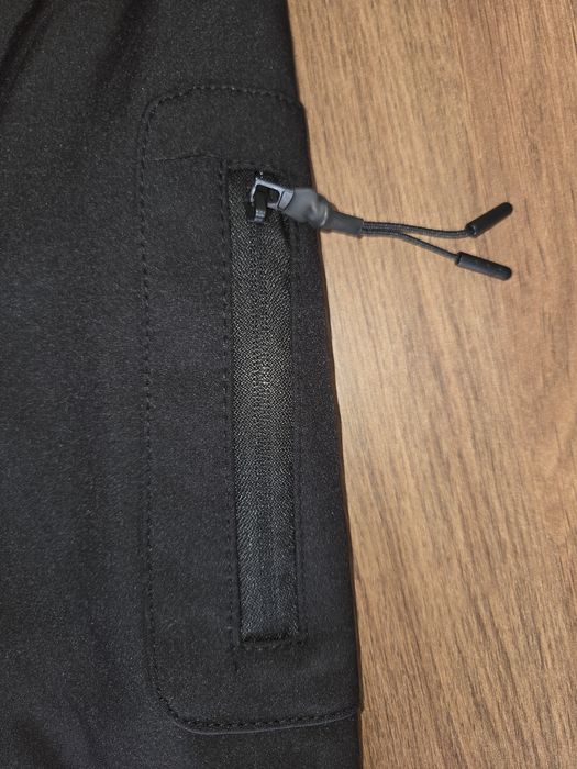 Geancă Neagră de fâș