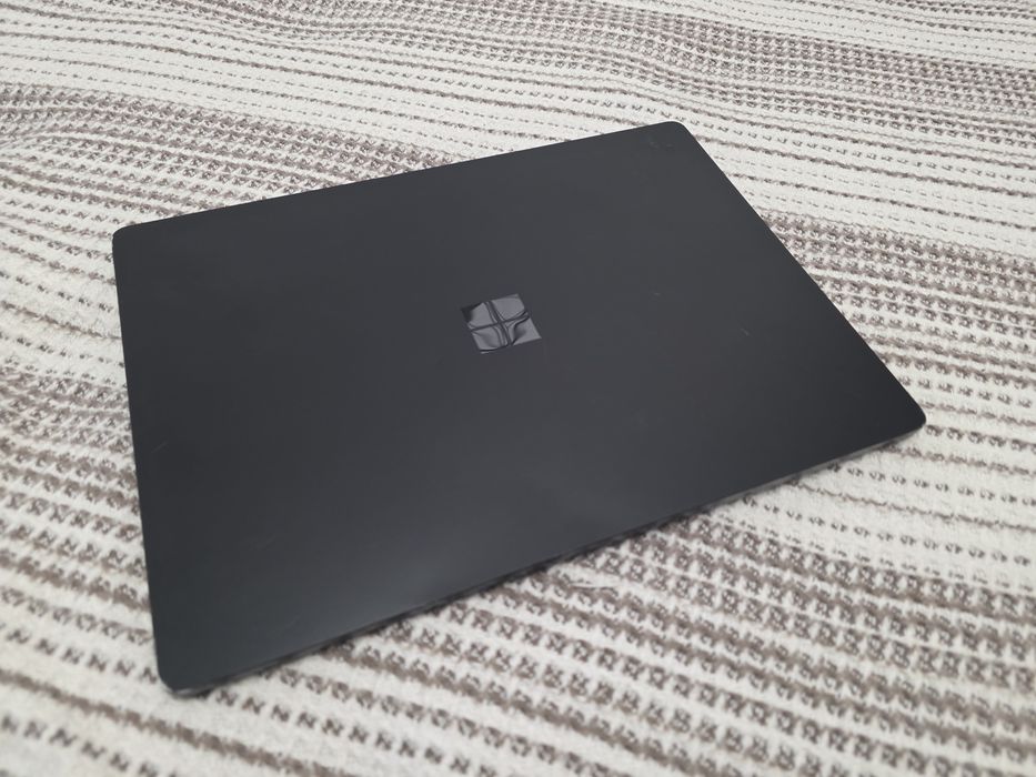 Laptop Microsoft Surface 3 model 1868