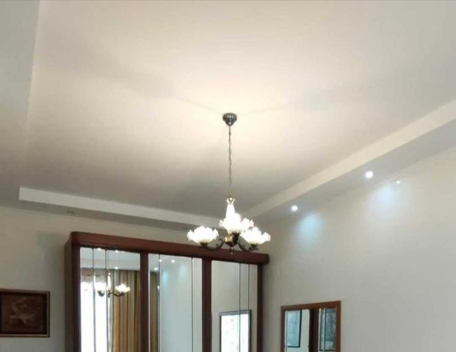 Продам люстру для комнаты