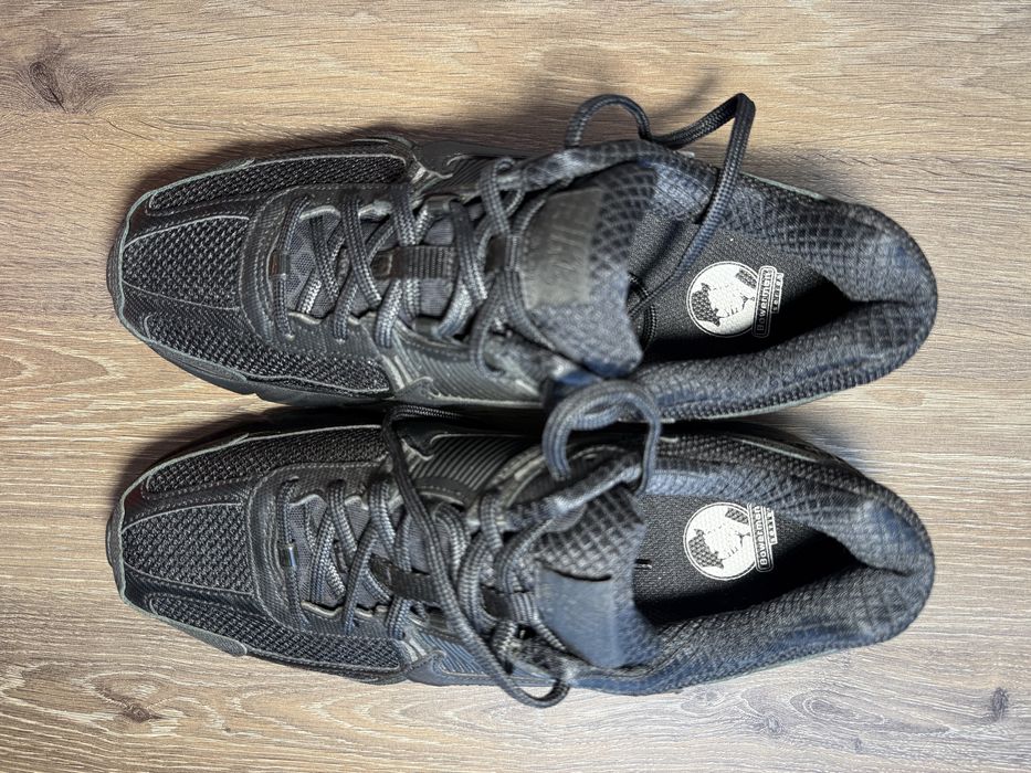Nike Zoom Vomero 5 "Triple Black" - Mărimea 43 (24,5cm) - Originali