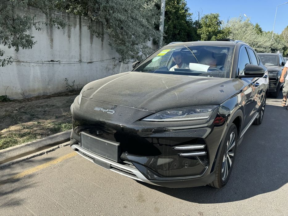 прадаётся BYD Honor 605