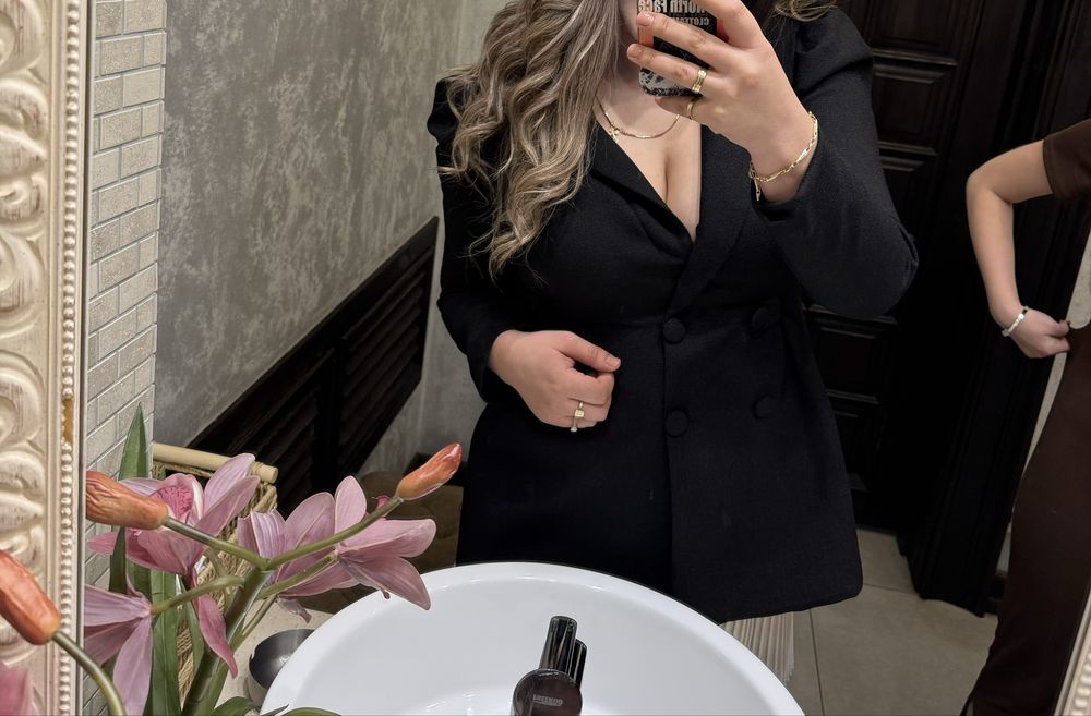 Костюм красивый женский