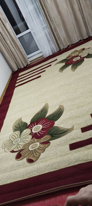 Кілем сатылады...