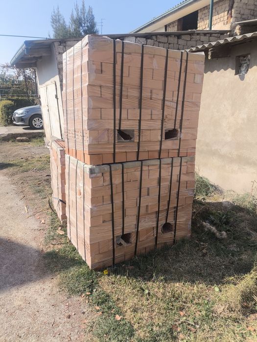 Pishgan gʻisht sotiladi.