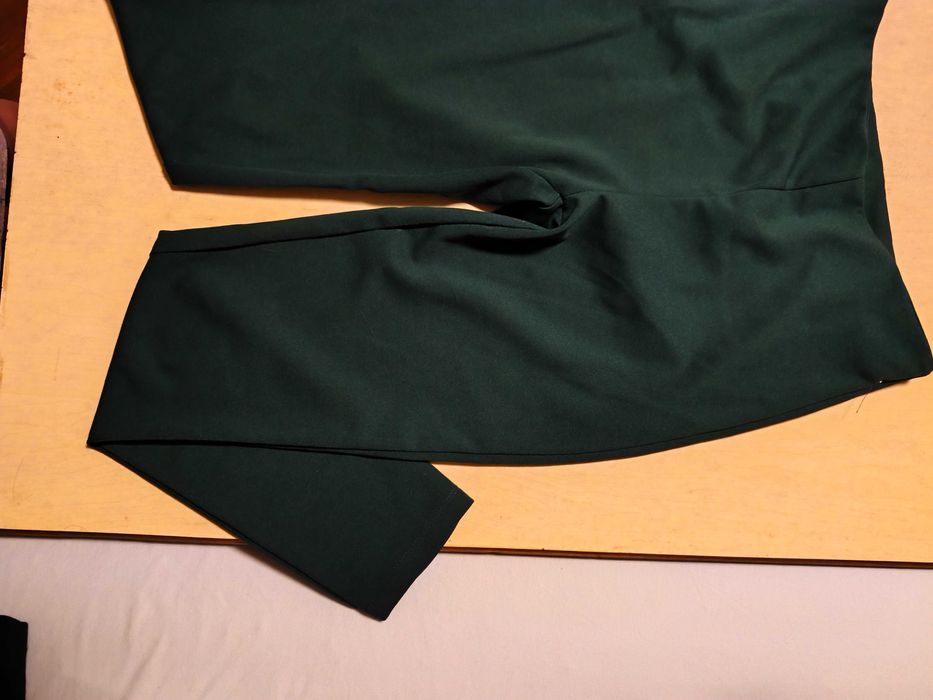 Зелен комплект панталон и сако