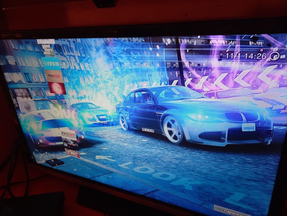 PS3 slim tiniq 320GB hotirasi o'yinlari bor 2 yangi djoystik bor