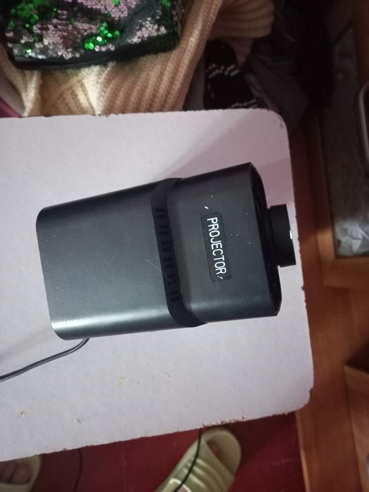 Срочно продам проектор