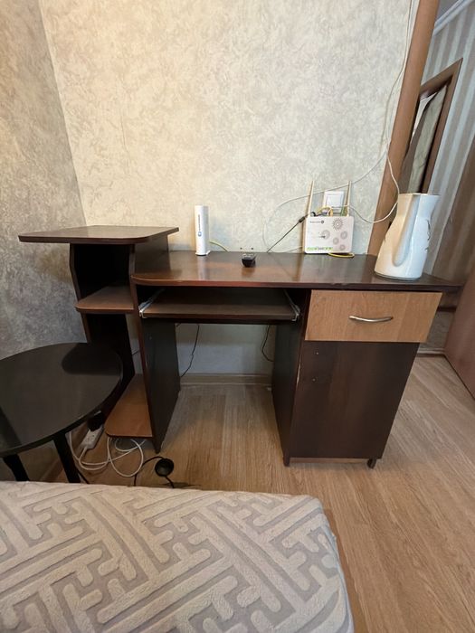Отдам стол за шоколадку