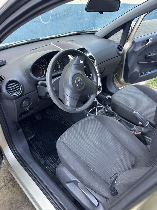 Opel Corsa 1.2 Benzină GPL – 2008 | 1.100 €