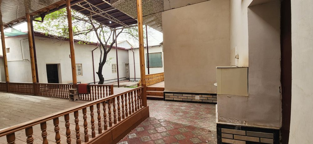 500 kv.m yashashga tayyor xovli joy sotiladi.