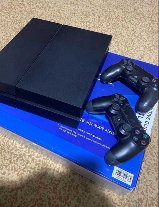 PS4 с 2 джойстика и игри