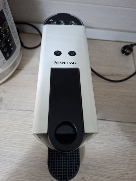 Nespresso by KRUPS Essenza Mini XN110