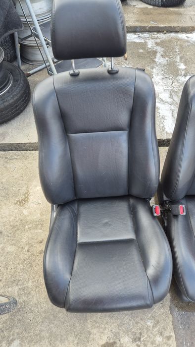 Оригинални Предни Кожени Седалки за Тойота Авенсис Т25 2006- 2009г