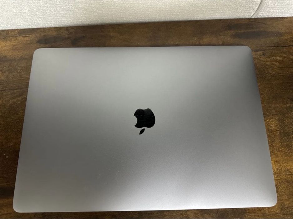 Macbook pro i7 15 inch 2018