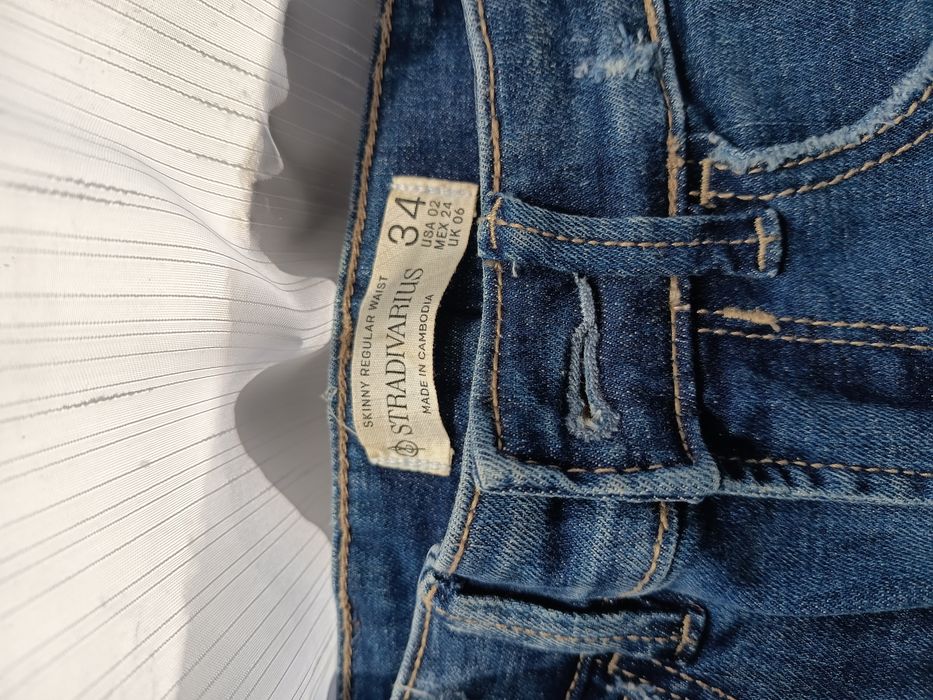 Blugi Stradivarius