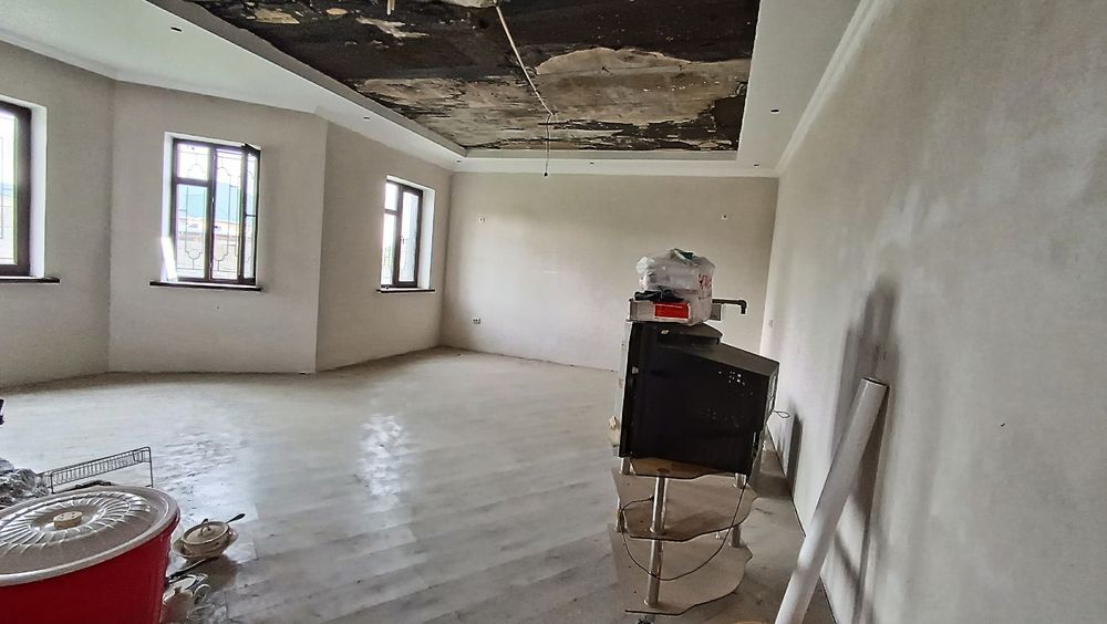 Частный дом с участком.