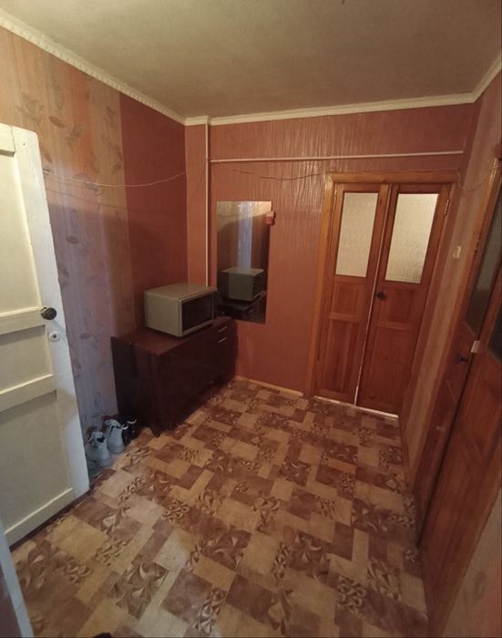 Подселение девушке