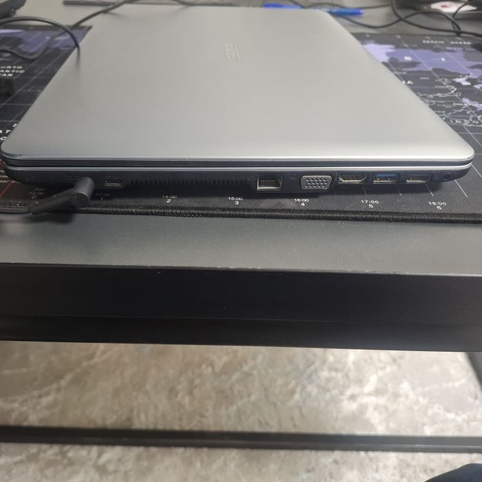 ASUS X540LJ Core i3 / 4 GB RAM / 500 GB HDD / GeForce 920M 2 GB