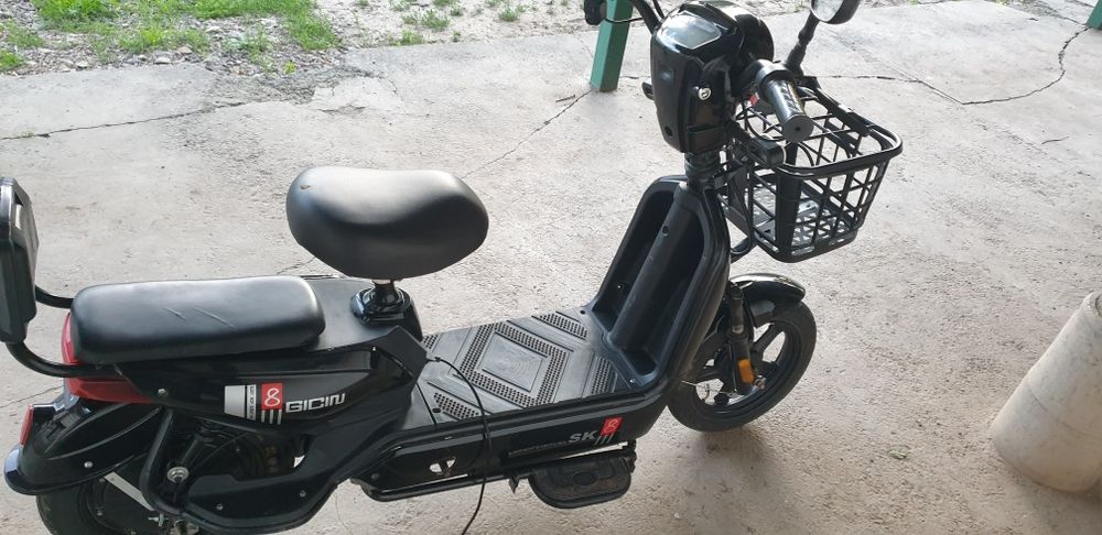 Продаётса СКУТЕР SK-8