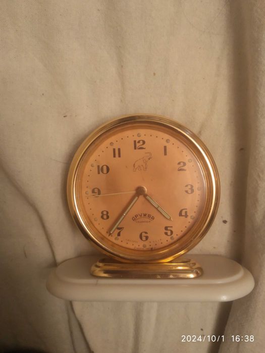 Часы,будильник "Дружба"со слоном (11камней)