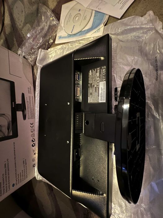 Продавам НОВ Неизползван Монитор Philips 192EI 18.5", Wide