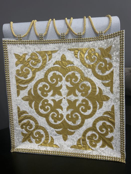 Ол сондай ақымақтан келді