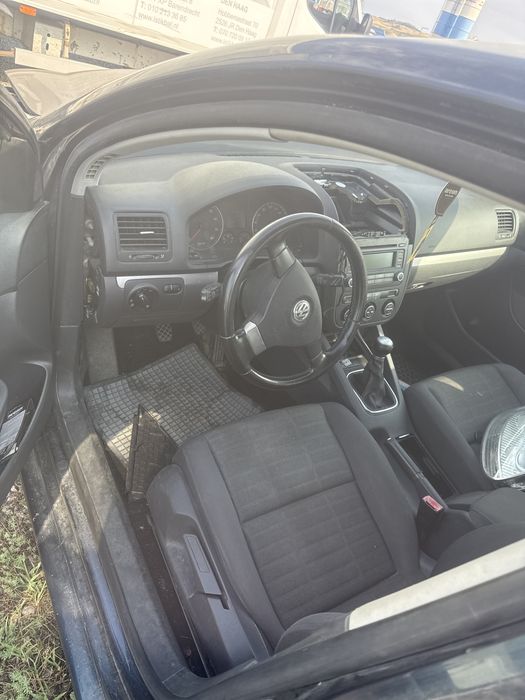 Dezmembrez golf 5 1.4 benzina