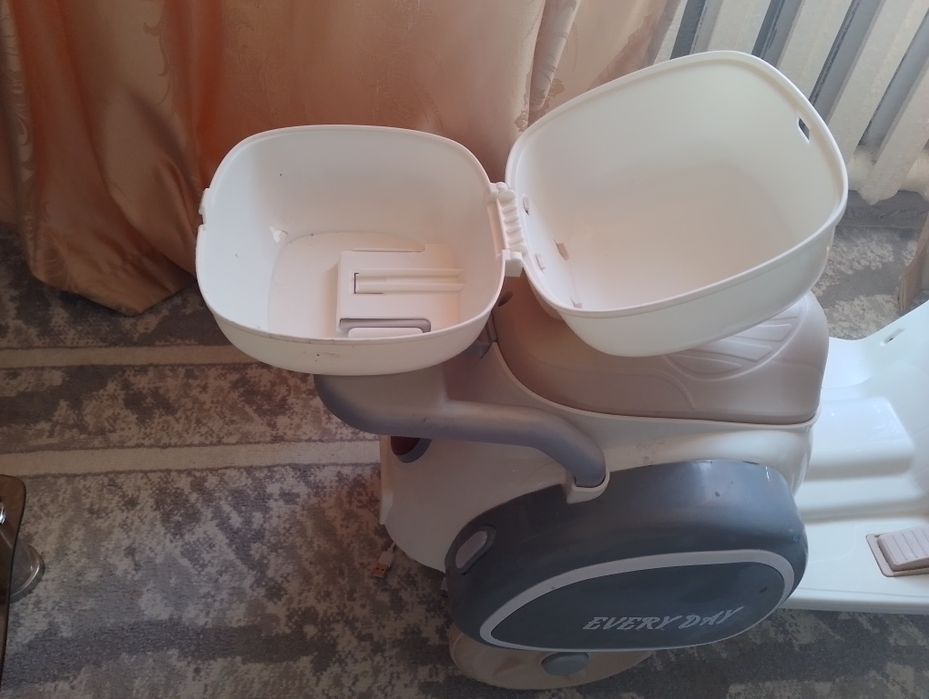 Продам детский мотоцикл  на акуме