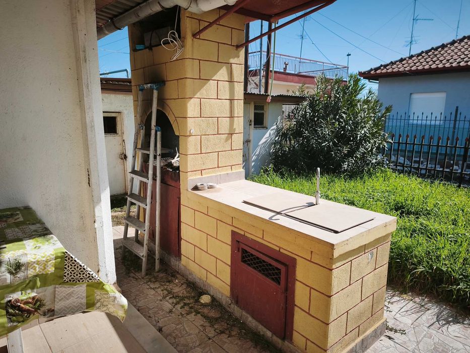 Продава многостайна къща 70 м2 с 2 парцела 330 м2 в Аспровалта, Гърция