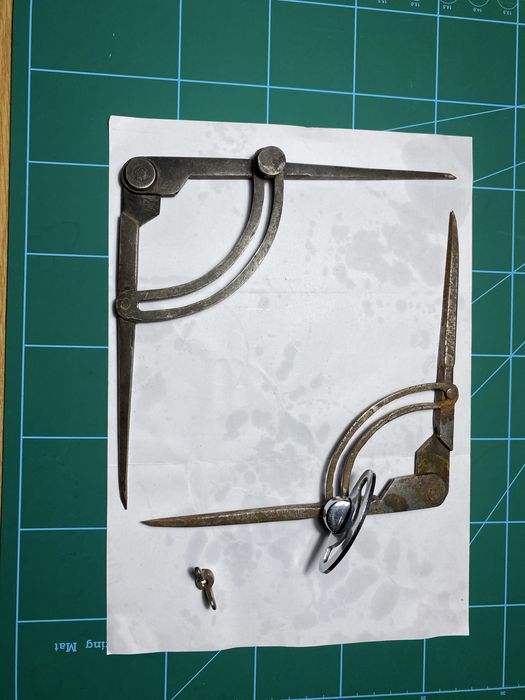 Продается циркуль разметочный по металу и по кожи