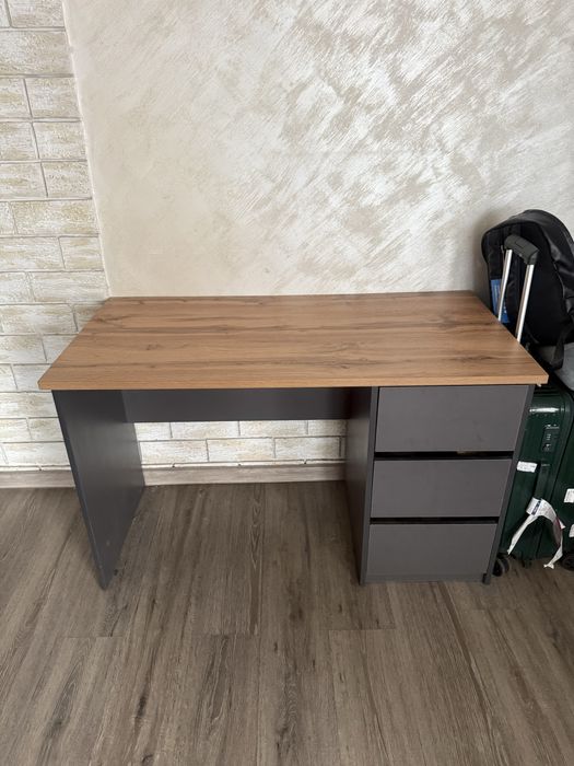 Стол рабочий-компьютерный