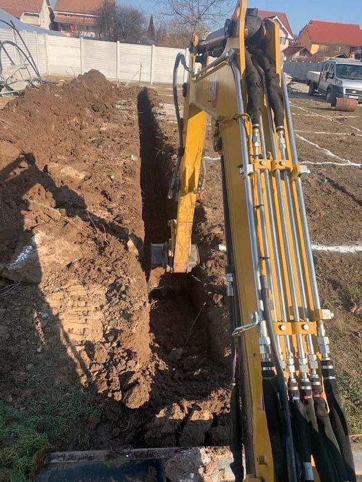 Inchiriez buldoexcavator miniexcavator